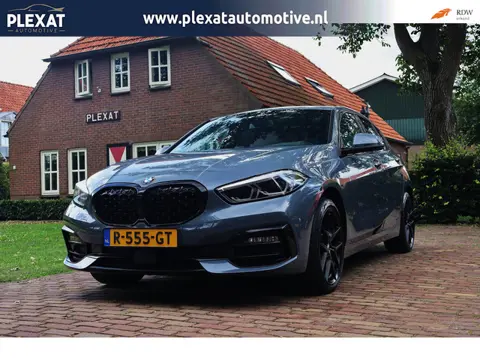 BMW 1-serie 118i Business Edition Plus Aut. | Storm Bay Metallic | Sportstoelen | Leder | Full Led |
