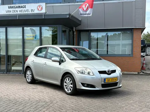 Toyota Auris 1.6-16V Luna