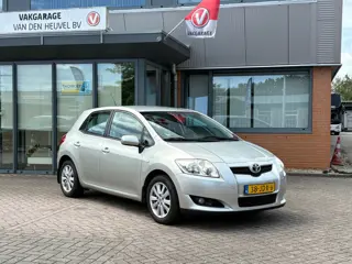 Toyota Auris 1.6-16V Luna