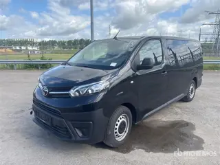 Toyota ProAce Verso 2.0 106 KW 9-seater L2H1 minibus 9-se