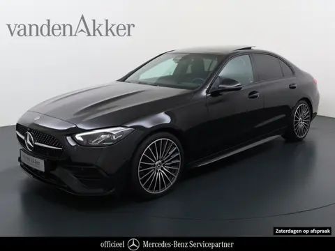 Mercedes-Benz C-Klasse 200 AMG // Panoramadak // Trekhaak // Carplay // Camera // Nightpakket // Ala