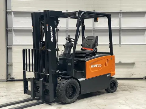 DOOSAN B25X-7 Plus 2023 2.5T