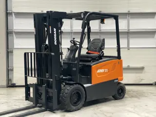 DOOSAN B25X-7 Plus 2023 2.5T