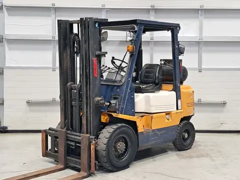 YANG FG25 1996 2.5T
