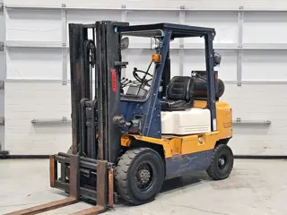 YANG FG25 1996 2.5T