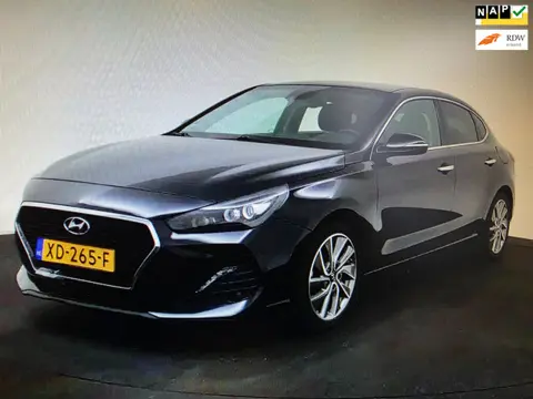 Hyundai I30 Fastback 1.4 T-GDI Premium NAVI/airco/TREKHAAK