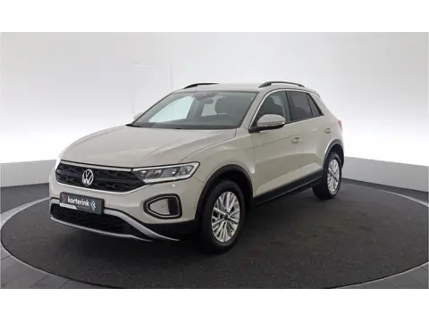 Volkswagen T-Roc 1.5 TSI Life (bj 2022, automaat)