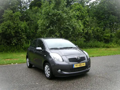 Toyota Yaris 1.3 VVTi Sol MMT . 5 Drs AUTOMAAT . Airco . Elec ramen enz