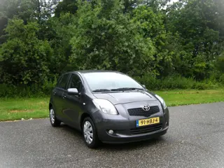 Toyota Yaris 1.3 VVTi Sol MMT . 5 Drs AUTOMAAT . Airco . Elec ramen enz