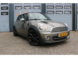 MINI 3-deurs 1.6 One Leder Ecc Navi 17inch Zwart dak Bj:2011