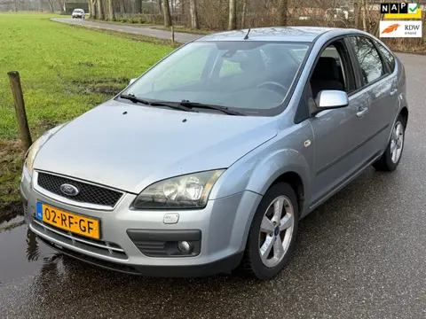 Ford Focus 1.6-16V First Edition | AIRCO | GROOT SCHERM | EXPORT OF HANDEL !