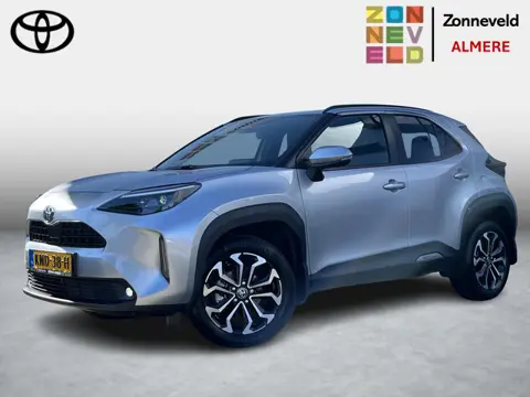 Toyota Yaris Cross 1.5 Hybrid 130 Dynamic all season banden / spatlappen achter