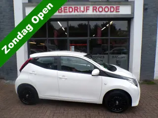Toyota Aygo 1.0 VVT-i x-joy AUTOMAAT,AIRCO,NIEUWE APK !! ''ZONDAG OPEN''