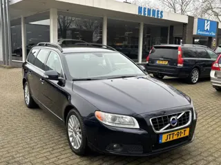 Volvo V70 2.5T 231pk Momentum Xenon Bluetooth Carplay Android