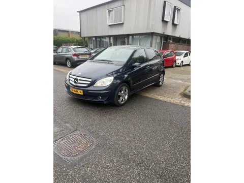 Mercedes-Benz B-Klasse 200 Turbo Automaat Nette Auto. Let op: distributie ketting is soms hoorbaar,m