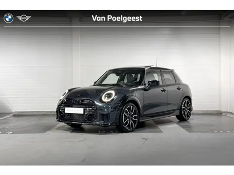 MINI Cooper 5-deurs S | John Cooper Works Uitvoering |  Pakket XL | Panoramadak |