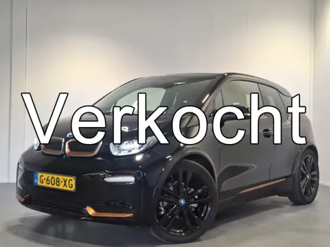 BMW i3 S 120Ah 42 kWh RoadStyle Edition | Navigatie | Lichtmetalen Velgen 20" | Voorstoelen Verwarmd
