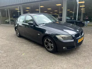 BMW 3-serie 318i Business Line goed onderhouden
