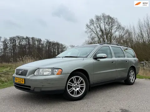 Volvo V70 2.4D Edition | Leder | Trekhaak | Clima | Stoelverwarming | 16" Velgen | PDC | Cruise | AP