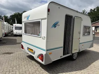 Eifelland Holiday 395 LK STAPELBED ZITGROEP 2X2