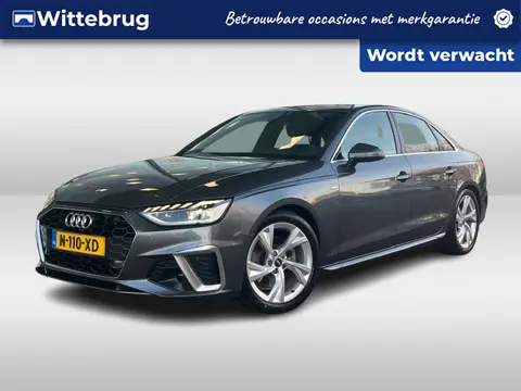 Audi A4 Limousine 35 TFSI 150pk S-Tronic S edition / S-Line Exterieur & Interieur / Navigatie / LED 