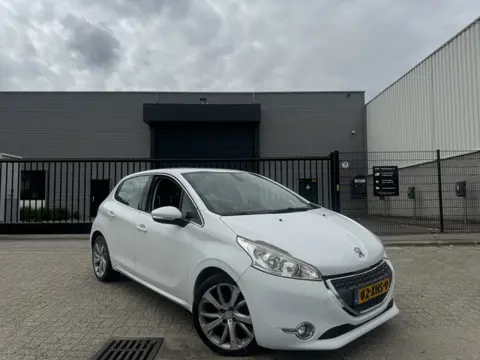 Peugeot 208 1.6 e-HDi Allure 6Bak Leer Clima Stoelverw