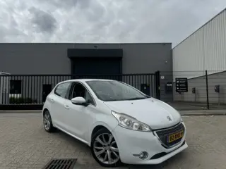 Peugeot 208 1.6 e-HDi Allure 6Bak Leer Clima Stoelverw