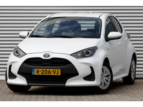 Toyota Yaris 1.5 Hybrid Active Navi / St.Verw. / Trekh.