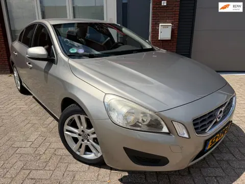 Volvo S60 1.6 T3 Kinetic / Leder / Clima / Cruise / LM