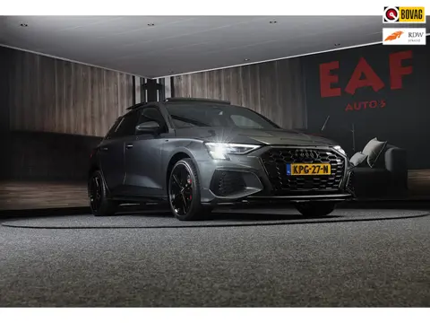 Audi A3 Sportback 45 TFSI e RS3 Look / 245 PK / RS Zetels / B & O / Leder / Lane Assist / Open Pano 