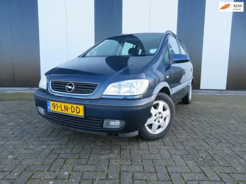 Opel Zafira 2.2-16V Elegance