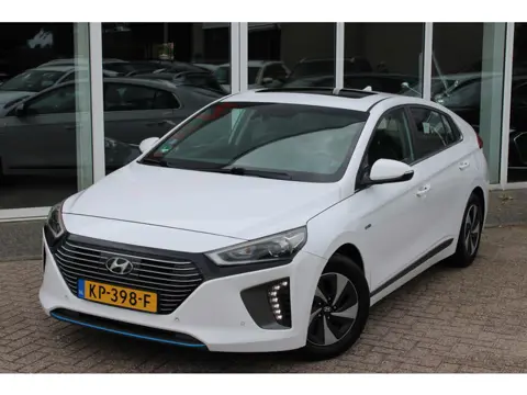 Hyundai IONIQ 1.6 GDi First Edition (bj 2017, automaat)
