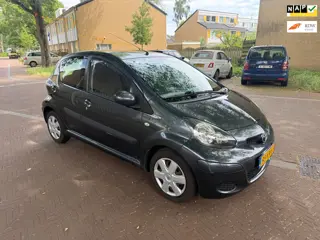 Toyota Aygo AUTOMAAT / Airco / Cruise controle / Leuke auto