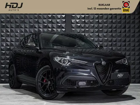 Alfa Romeo Stelvio 2.0 T AWD Veloce | Pano | 20" | Memo | H/K |Side | Ad. Cruise | Active Suspension