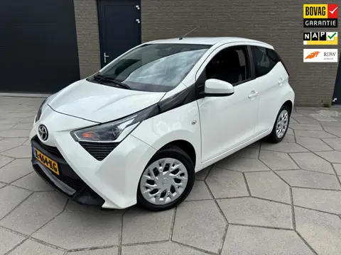 Toyota Aygo 1.0 VVT-i x-play| Erg Leuke AYGO met Cruise -Control|AUX-USB| Start-Stop