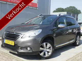 Peugeot 2008 1.2 PureTech Allure, Airco, Panodak, Trekhaak, PDC, Cruise, Navi!