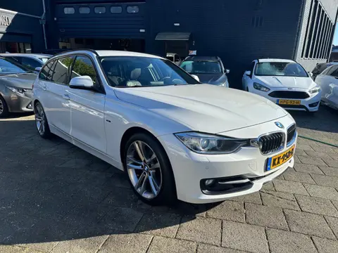 BMW 3-serie Touring 328i Aut Sport|245pk|Leder|Navi|Parelmoerwit