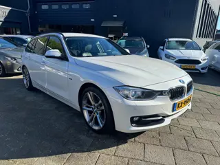 BMW 3-serie Touring 328i Aut Sport|245pk|Leder|Navi|Parelmoerwit