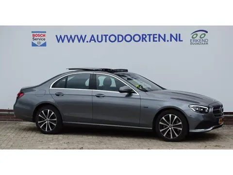 Mercedes-Benz E-klasse 300 e Exclusive Line|Pano|Ambiance|Snel Binnen