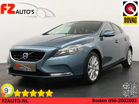 Volvo V40 1.6 T3 Momentum - Navigatie- Climate Controle - Trekhaak - Cruise Control