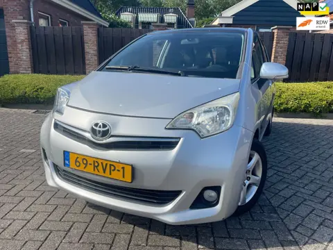 Toyota Verso-S 1.3 VVT-i Aspiration AUTOMAAT HOGE INSTAP NAVI
