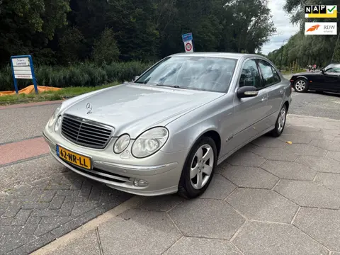 Mercedes-Benz E-klasse 240 Avantgarde + NIEUWE APK!!