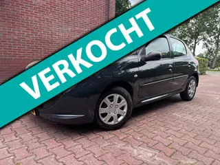 Peugeot 206 + 1.1 XR