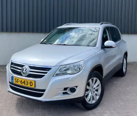 Volkswagen Tiguan 2.0 TDI Automaat 4x4 | Apk 06-2027 | Trekhaak | Navigatie | nette auto
