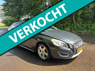 Volvo V60 1.6 T3 | Momentum | Clima | Cruise | APK 03-2027