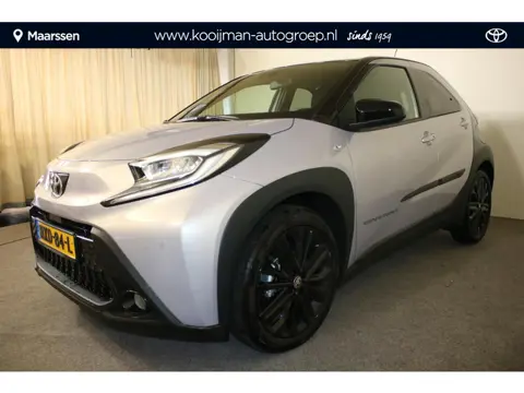 Toyota Aygo X 1.0 VVT-i MT / Camera / JBL audio / Stoelverwarming / Parkeersensoren / Keyless /