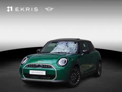MINI 3-deurs 1.5 Cooper C Blackyard | Favoured Trim | Pakket M | Glazen panoramadak | Driving Assist