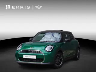 MINI 3-deurs 1.5 Cooper C Blackyard | Favoured Trim | Pakket M | Glazen panoramadak | Driving Assist