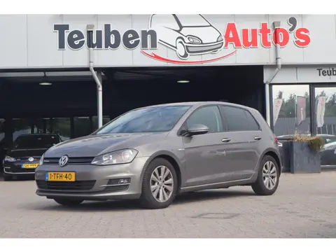 Volkswagen Golf 1.6 TDI Highline BlueMotion | Parkeerhulp | Airco | Navigatie |