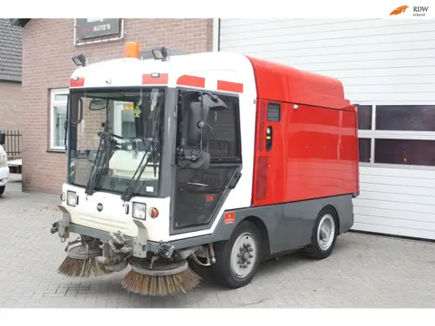 Ravo 4-SERIES CNG Veegmachine, Watertank, Airco, Borstels, Automaat, Max 25km/h